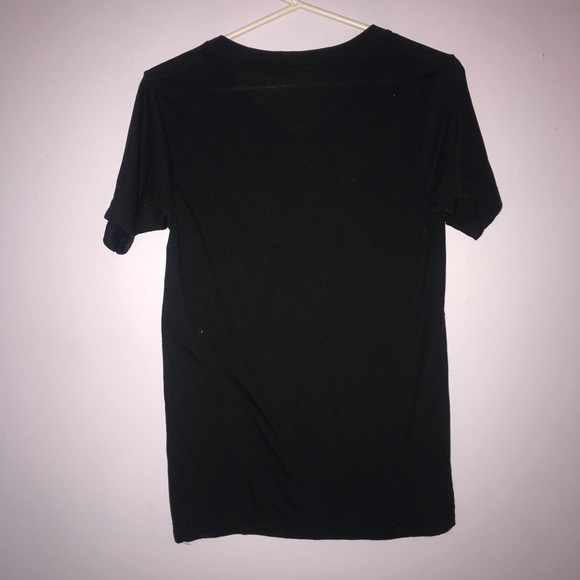 Simple comfy black T-shirt ; V-neck - Picture 2 of 5
